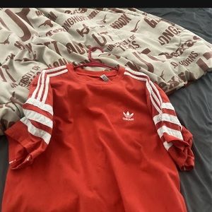 Adidas tee